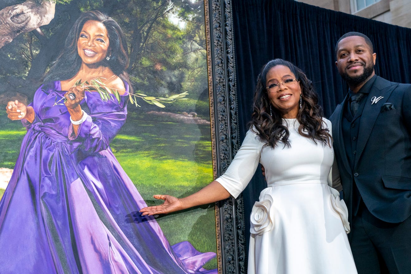 Oprah’s Radiant Presence at Smithsonian: A Colorful Unveiling